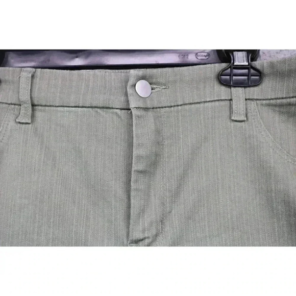 Chico's Olive Green Women's Stretch Capri's-Size 2 - Picture 3 of 9